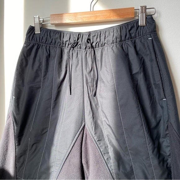 Nike Women’s Pinstripe Black Thermal Joggers – Size Small very warm and soft - Picture 7 of 15